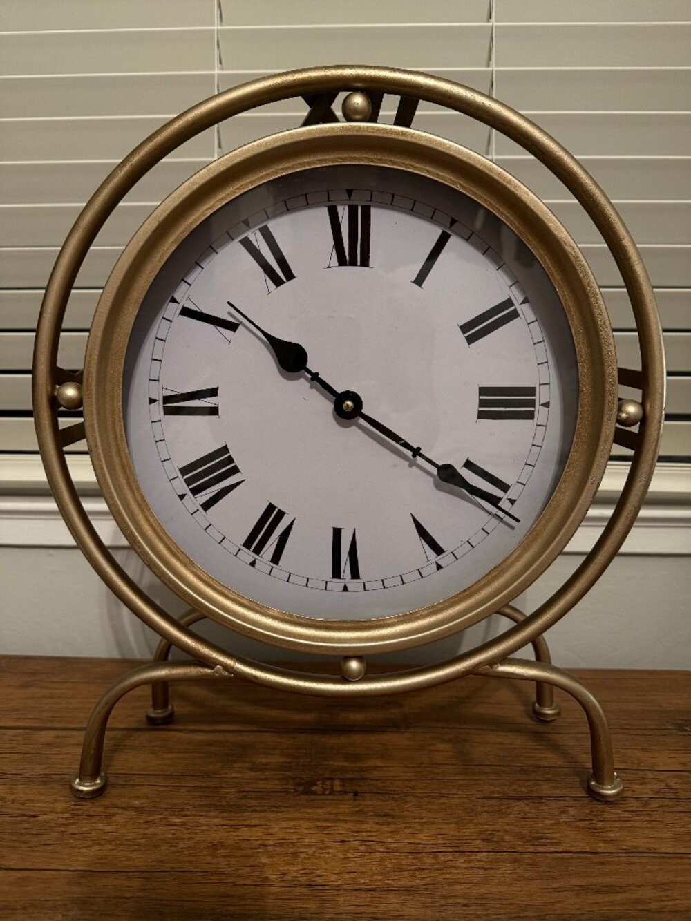 Three Hands Corp. Gold Roman Numeral Table / Mantel Clock – Vintage Inspired